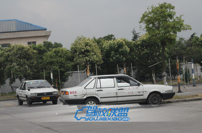 昌維駕校地址