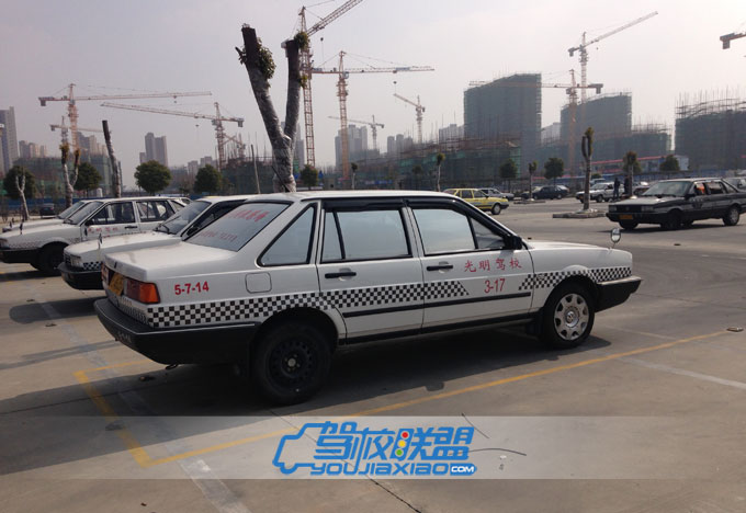 光明駕校-倒車入庫