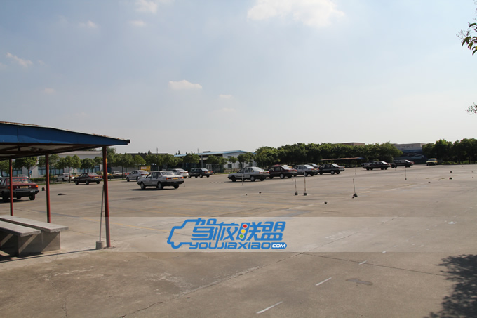 曹新公路恒通基地訓練場