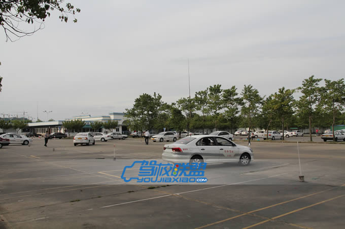 馬陸駕校科目二訓(xùn)練場