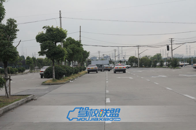 上海陽(yáng)浦機(jī)動(dòng)車(chē)駕駛員培訓(xùn)部