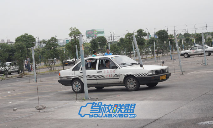 榮臣駕校怎么樣